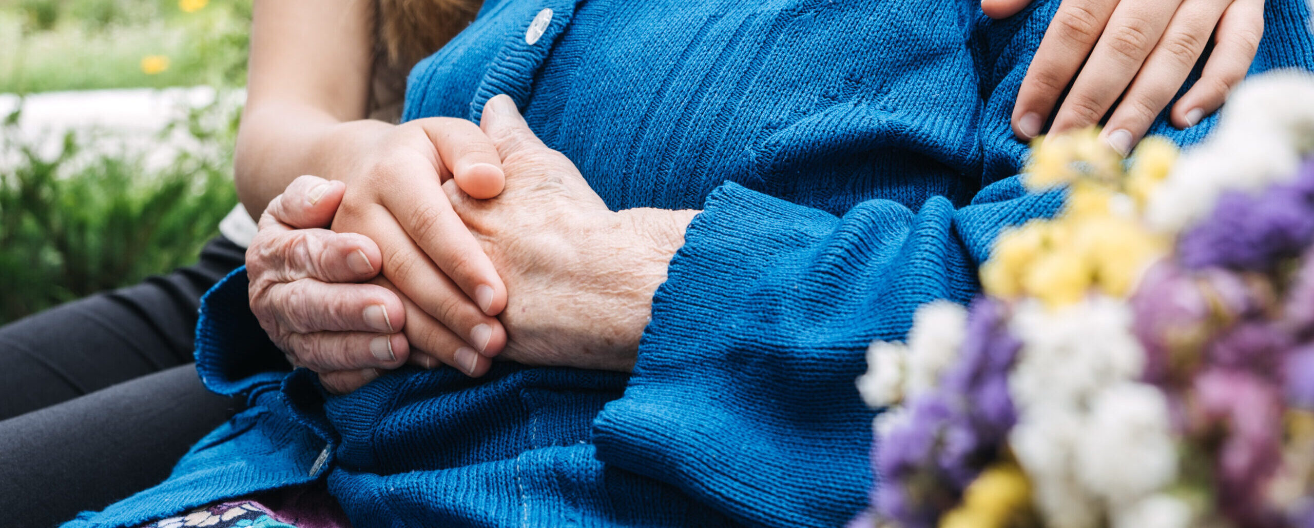 VARSTVO IN DRUŽABNIŠTVO NA DOMU